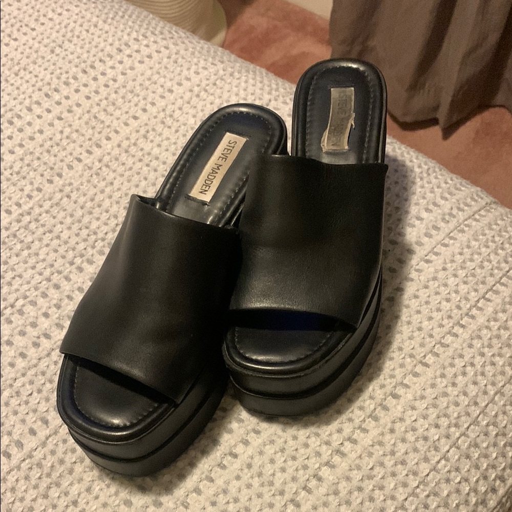 Steve Madden Black Mules Sleek Minimalist Design 9M